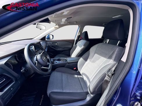 Used 2023 Nissan Rogue SV image 25