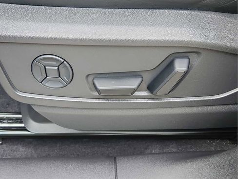Certified 2025 Audi Q5 Premium Plus w/ Premium Plus AWD/4WD image 16