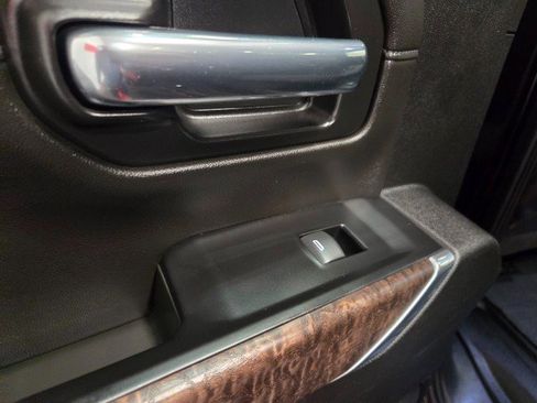 Used 2022 GMC Sierra 2500 Denali w/ Denali Black Diamond Edition image 39