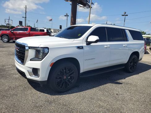 Used 2023 GMC Yukon XL SLE RWD image 2
