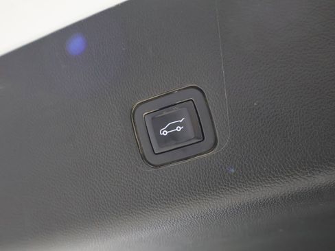 Used 2023 Chevrolet Traverse Premier w/ LPO, Floor Liner Package AWD/4WD image 24