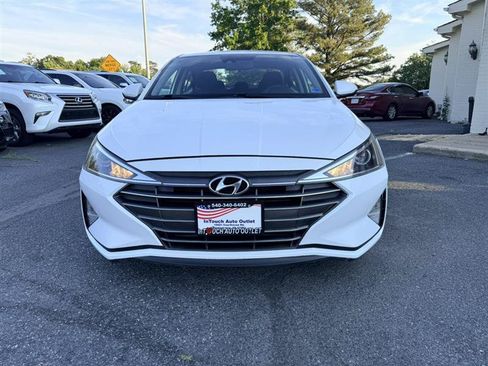 Used 2020 Hyundai Elantra SEL w/ Cargo Package (C1) FWD image 2