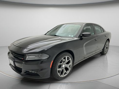 Used 2015 Dodge Charger SXT w/ AWD Plus Group image 3