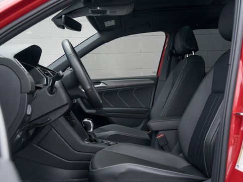 Used 2024 Volkswagen Tiguan SE R-Line image 17