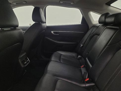 Used 2022 Hyundai Sonata Limited w/ Preferred Accessory Package image 18