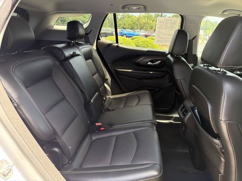 Used 2023 GMC Terrain SLT AWD/4WD image 36