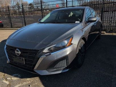 Used 2023 Nissan Altima 2.5 SV w/ SV Premium Package