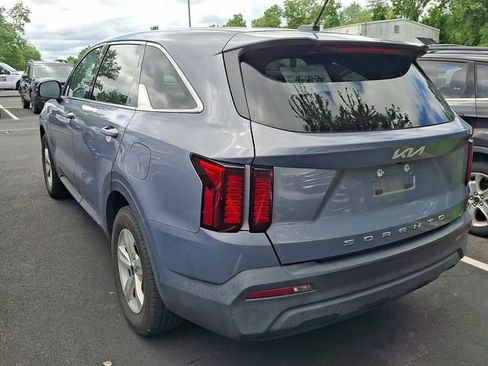 Used 2022 Kia Sorento LX FWD image 6
