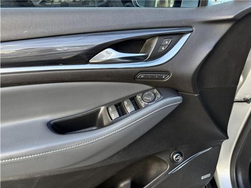 Used 2022 Buick Enclave Premium image 17