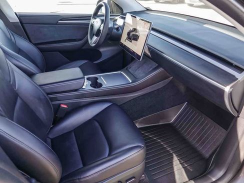 Used 2023 Tesla Model Y Long Range image 14