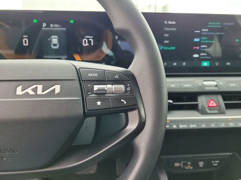 Used 2025 Kia K4 FWD image 26