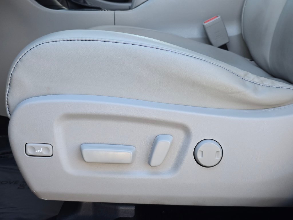 Used 2019 Toyota Highlander XLE AWD/4WD image 33