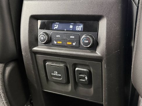 Used 2018 Chevrolet Traverse Premier AWD/4WD image 32