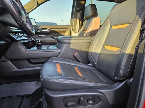 Used 2023 GMC Sierra 1500 AT4 w/ AT4 Premium Package AWD/4WD image 17