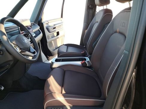 New 2025 Volkswagen ID. Buzz Pro S RWD image 8
