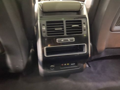 Used 2016 Land Rover Range Rover Sport HSE image 28