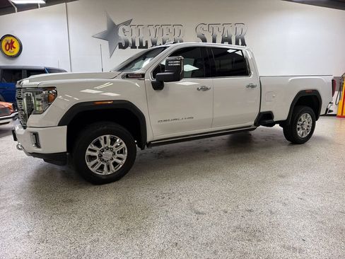 Used 2023 GMC Sierra 3500 Denali w/ Technology Package AWD/4WD image 1