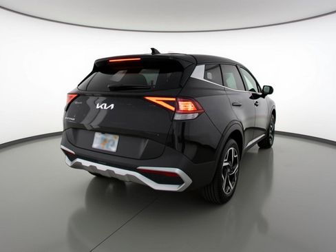 Used 2025 Kia Sportage LX image 9