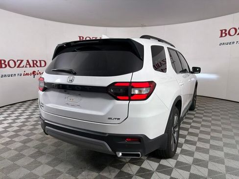 Used 2025 Honda Pilot Elite image 8