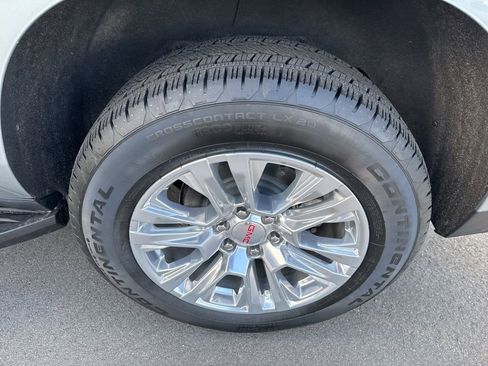 Used 2024 GMC Yukon XL Denali AWD/4WD image 13