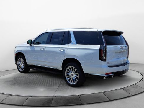 Used 2024 Cadillac Escalade Premium Luxury w/ Performance Package image 5