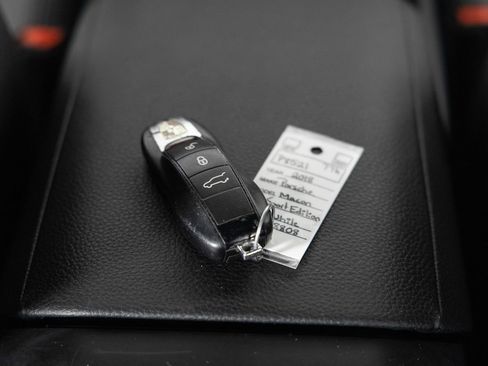 Used 2018 Porsche Macan AWD/4WD image 39