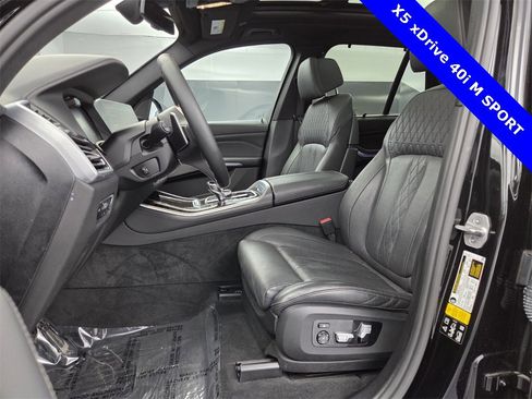 Used 2021 BMW X5 xDrive40i w/ M Sport Package image 33