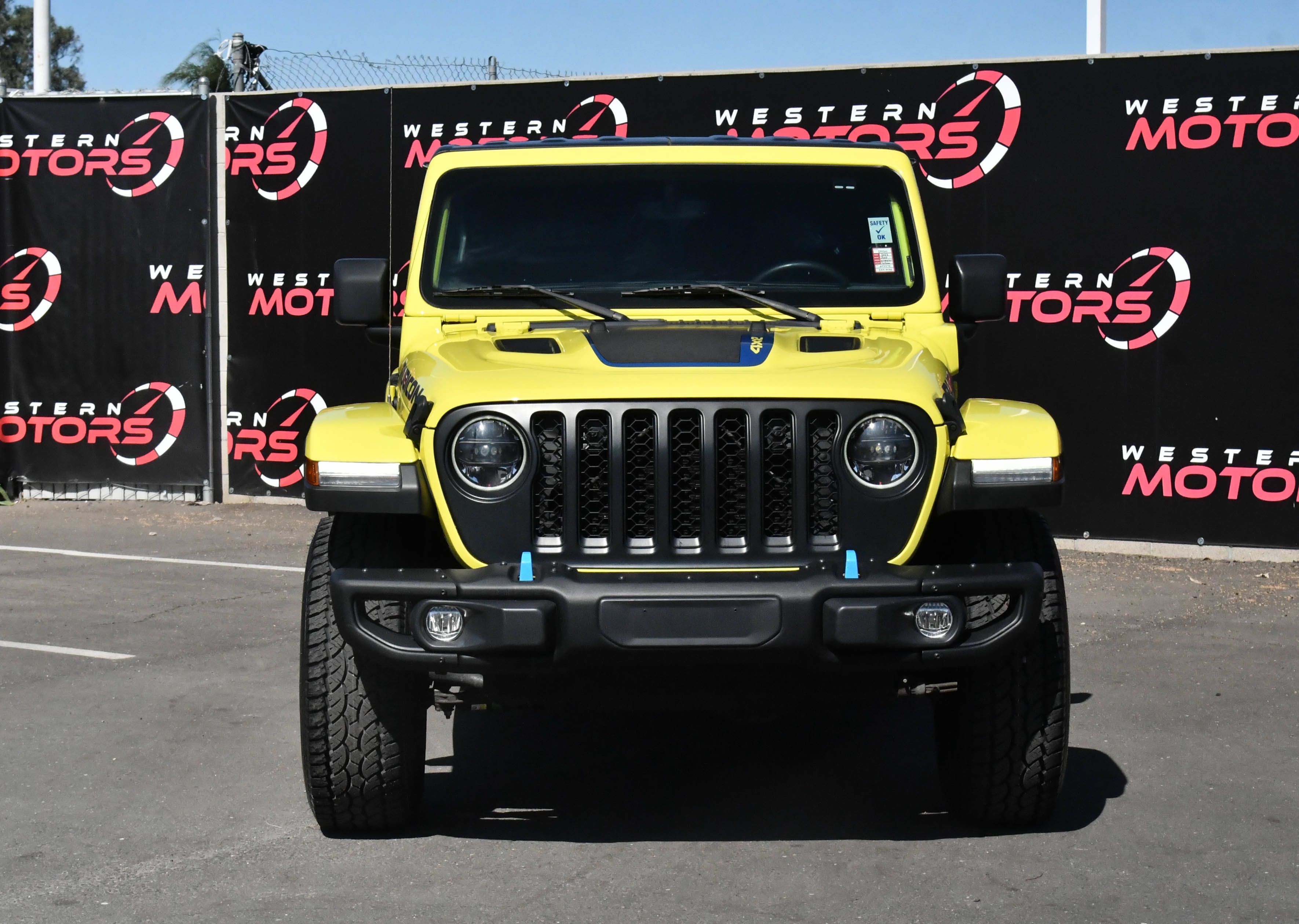 Used 2023 Jeep Wrangler Unlimited Rubicon 4xe w/ Steel Bumper Group AWD/4WD image 2