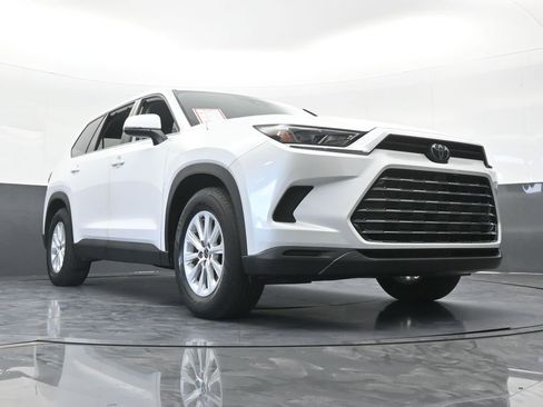 Used 2024 Toyota Grand Highlander FWD image 61