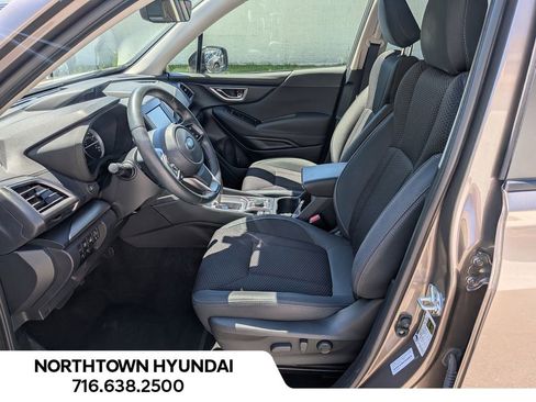 Used 2024 Subaru Forester Premium AWD/4WD image 10