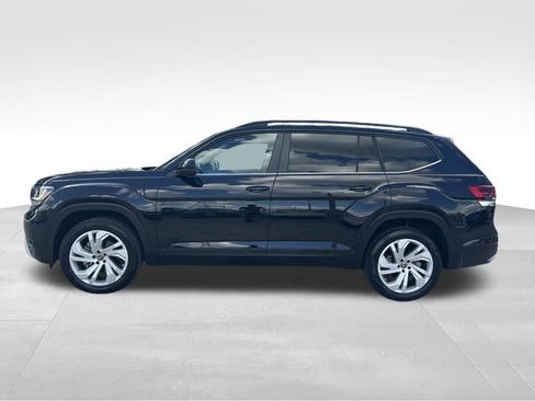 Certified 2023 Volkswagen Atlas SE image 2