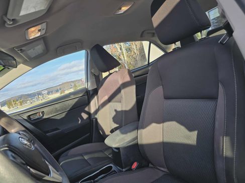 Used 2018 Toyota Corolla LE image 10