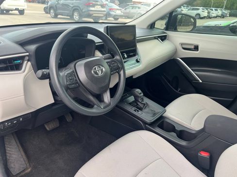 Used 2026 Toyota Corolla Cross L FWD image 8