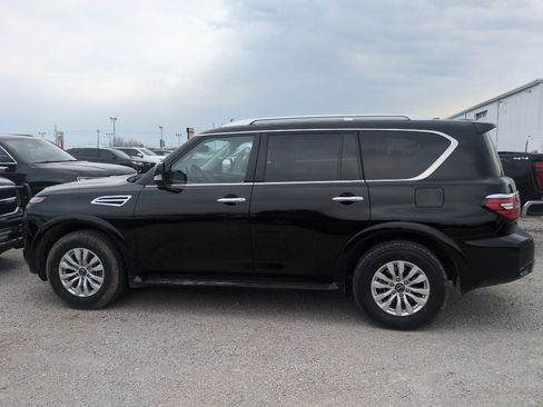 Used 2024 Nissan Armada SV image 8