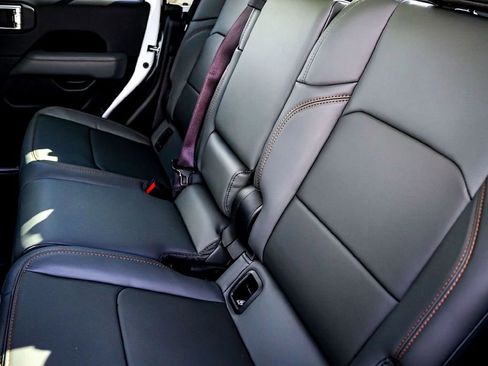 New 2025 Jeep Gladiator Mojave w/ Convenience Group image 27