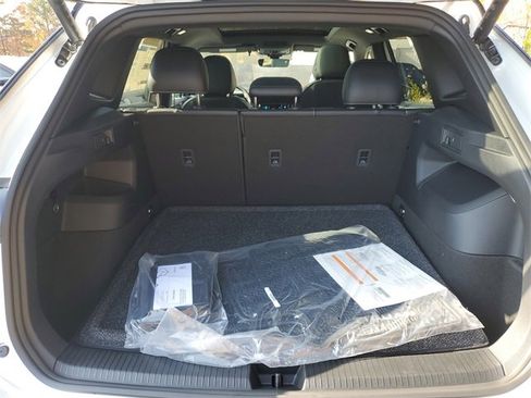 New 2026 Volkswagen Tiguan SE R-Line image 8