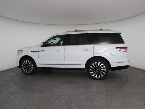 Used 2024 Lincoln Navigator Black Label image 8