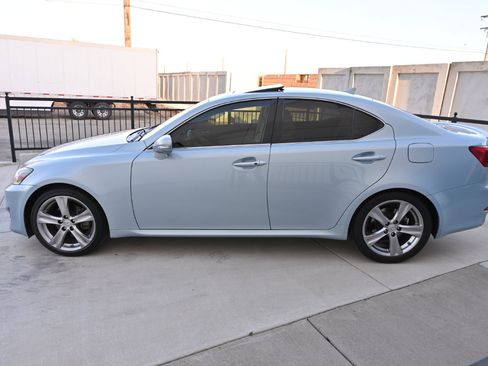 Used 2011 Lexus IS 250 w/ Premium Pkg Value Edition image 3