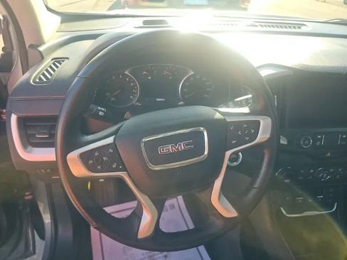 Used 2021 GMC Terrain SLT image 9
