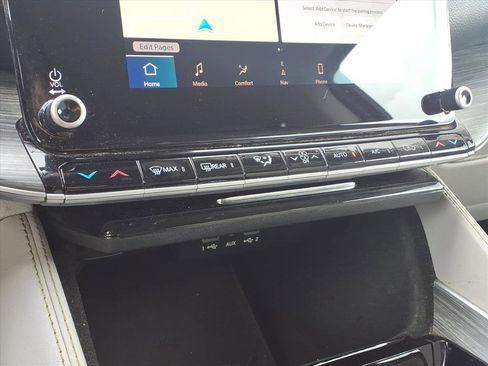 Used 2024 Jeep Wagoneer L Series II w/ Flexible Seating Group AWD/4WD image 7