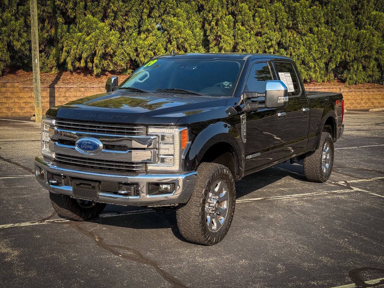 Used 2019 Ford F250 Lariat w/ Lariat Ultimate Package AWD/4WD image 6