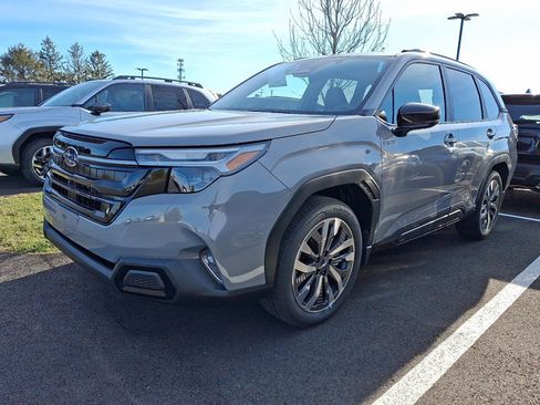 New 2025 Subaru Forester Touring image 2