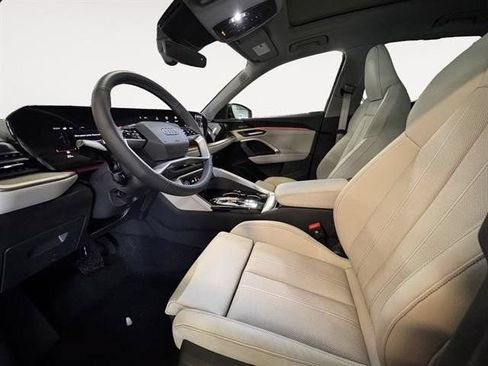 Certified 2025 Audi Q5 Premium w/ Premium Plus AWD/4WD image 9