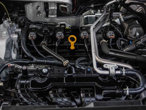 Used 2024 Mitsubishi Outlander SE image 27