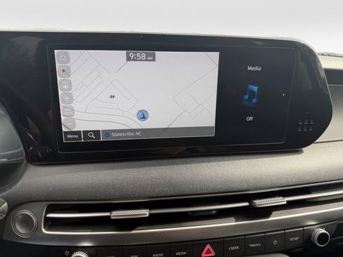 Used 2023 Hyundai Palisade SE image 21