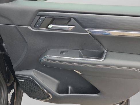 Used 2024 GMC Acadia Elevation image 27