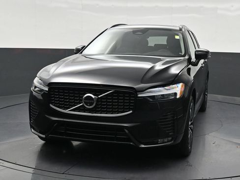 Used 2024 Volvo XC60 B5 Plus w/ Protection Package Premier AWD/4WD image 9