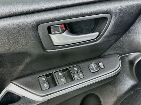 Used 2017 Toyota Camry SE FWD image 15