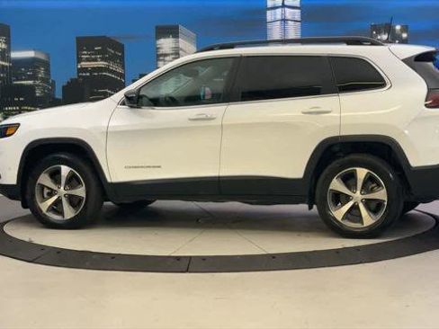Certified 2022 Jeep Cherokee Limited AWD/4WD image 2