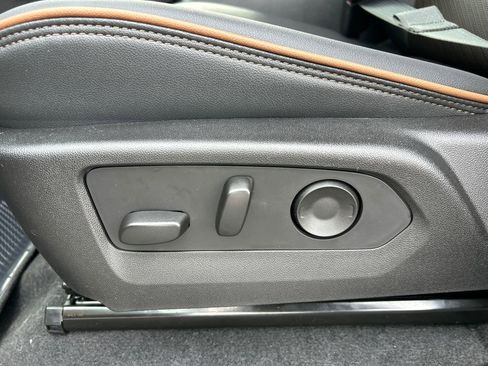 New 2026 GMC Canyon AT4 w/ AT4 Premium Package AWD/4WD image 18